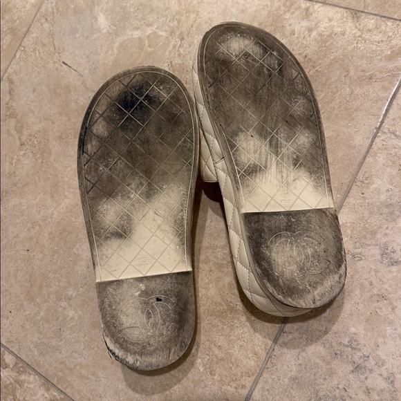 100% AUTHENTIC CHANEL SANDALS - Picture 9 of 14